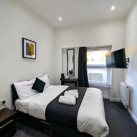 Oyo Firs Lodge London Heathrow Hounslow Ngoại thất bức ảnh