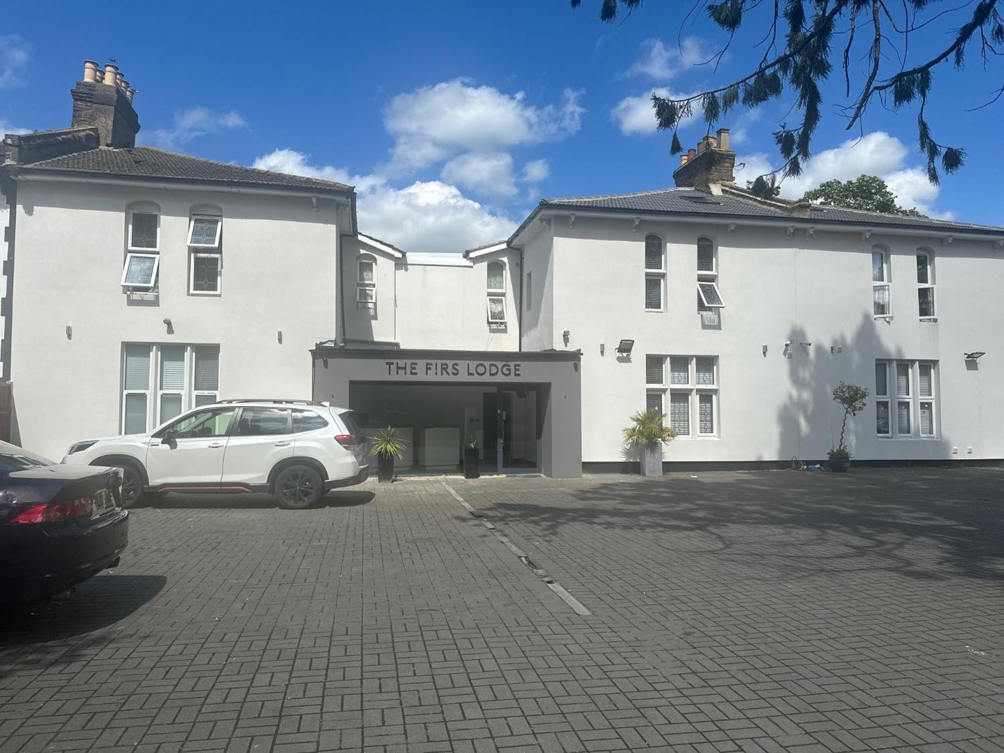 Oyo Firs Lodge London Heathrow Hounslow Ngoại thất bức ảnh