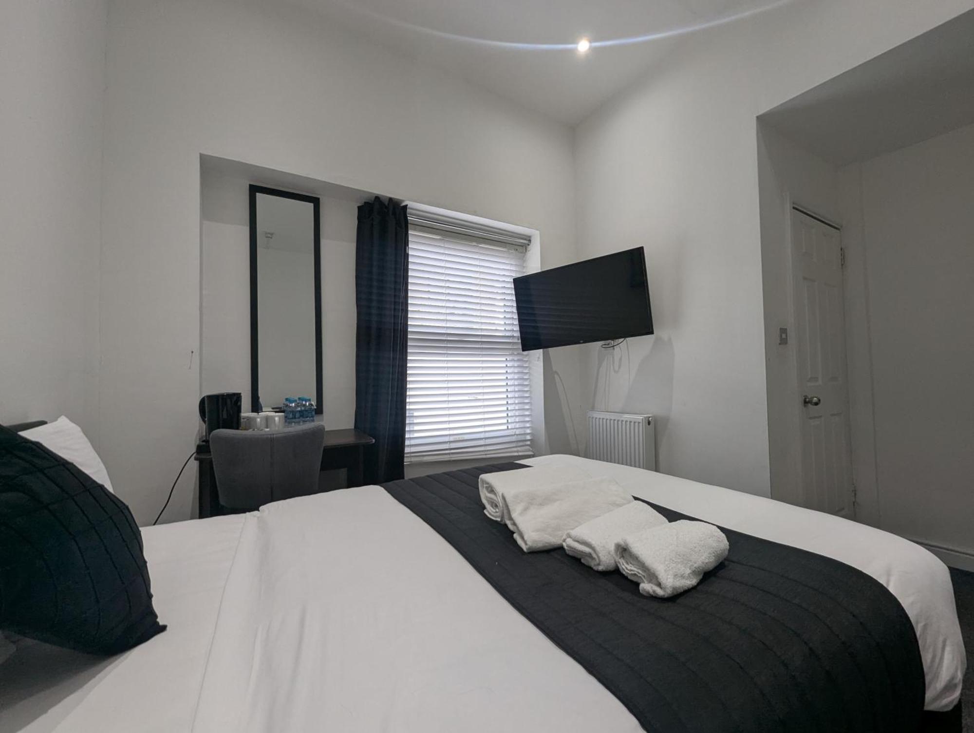 Oyo Firs Lodge London Heathrow Hounslow Ngoại thất bức ảnh