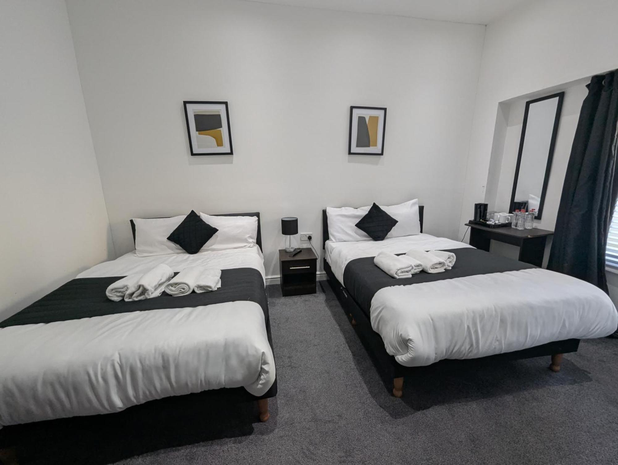 Oyo Firs Lodge London Heathrow Hounslow Ngoại thất bức ảnh