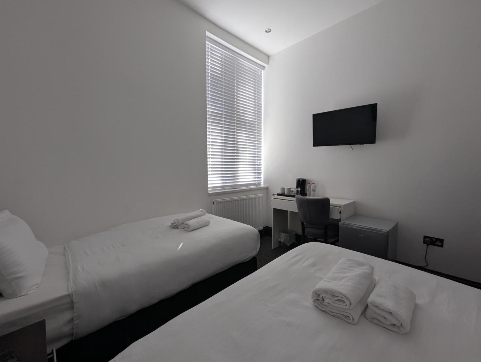 Oyo Firs Lodge London Heathrow Hounslow Ngoại thất bức ảnh