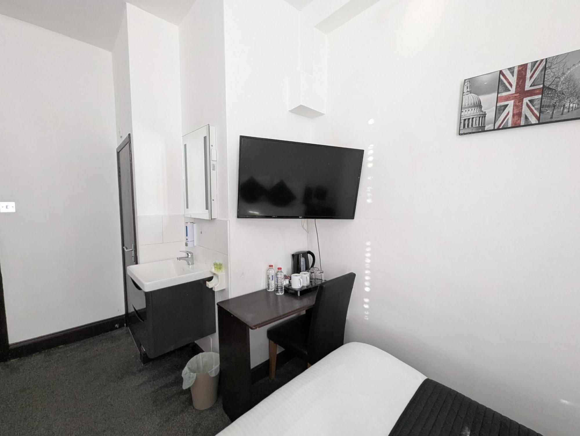 Oyo Firs Lodge London Heathrow Hounslow Ngoại thất bức ảnh
