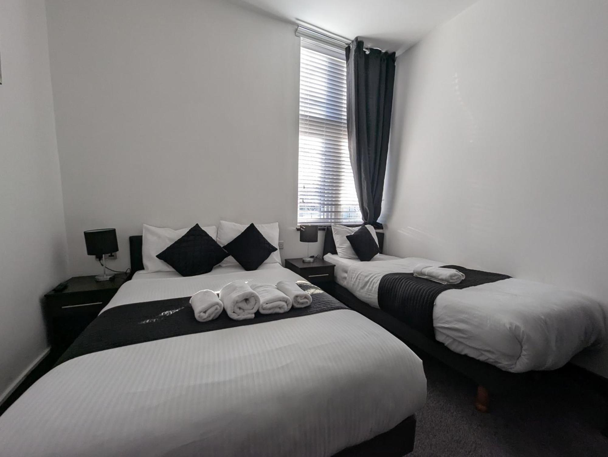 Oyo Firs Lodge London Heathrow Hounslow Ngoại thất bức ảnh