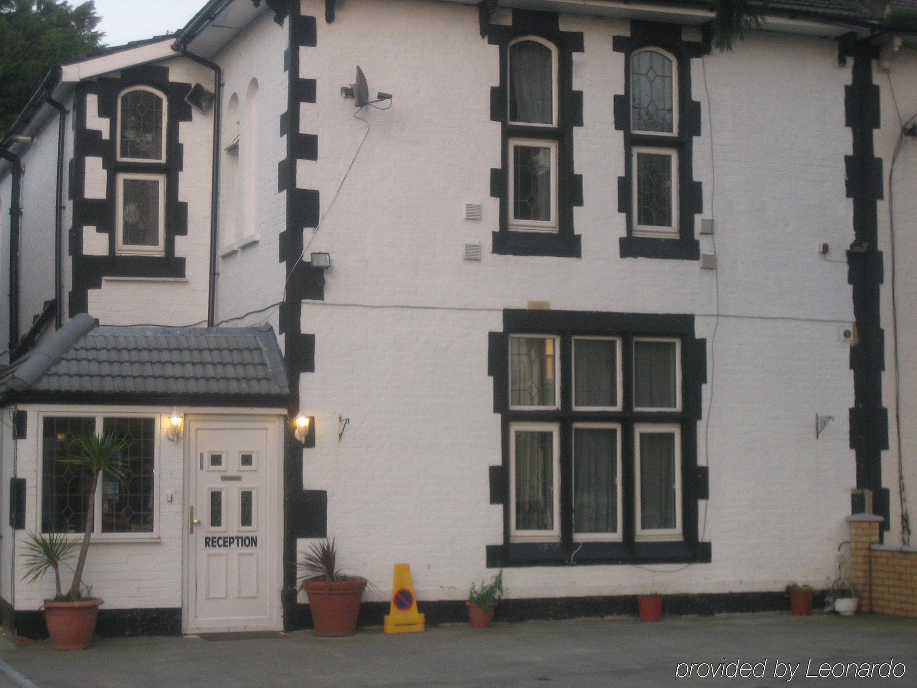 Oyo Firs Lodge London Heathrow Hounslow Ngoại thất bức ảnh