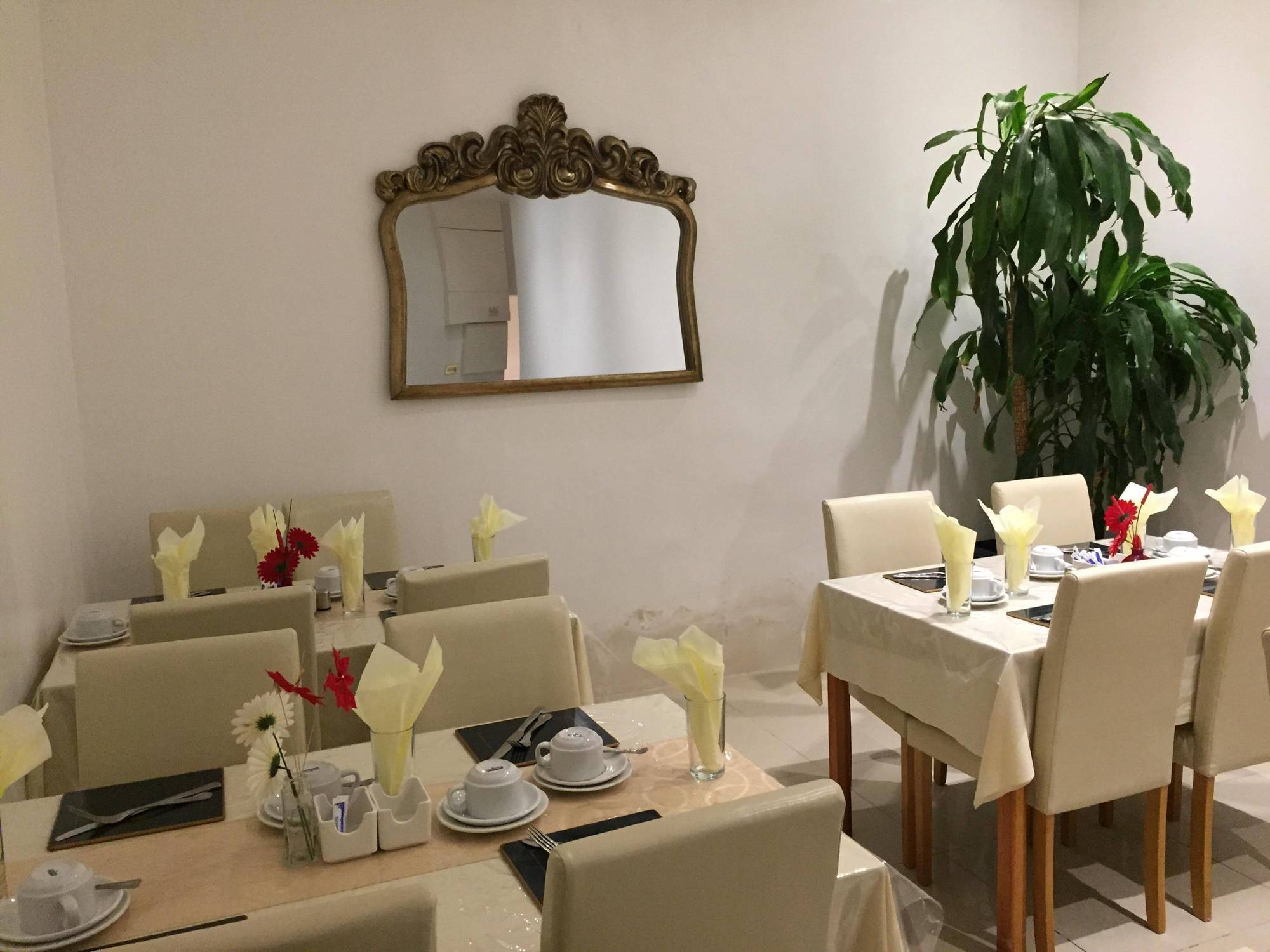 Oyo Firs Lodge London Heathrow Hounslow Ngoại thất bức ảnh